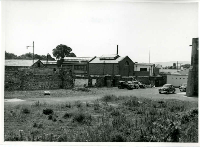 Dff060a carousel 01a 28